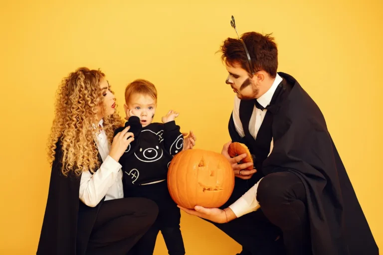 21 Unique Family-of-Three Halloween Costume Inspirations